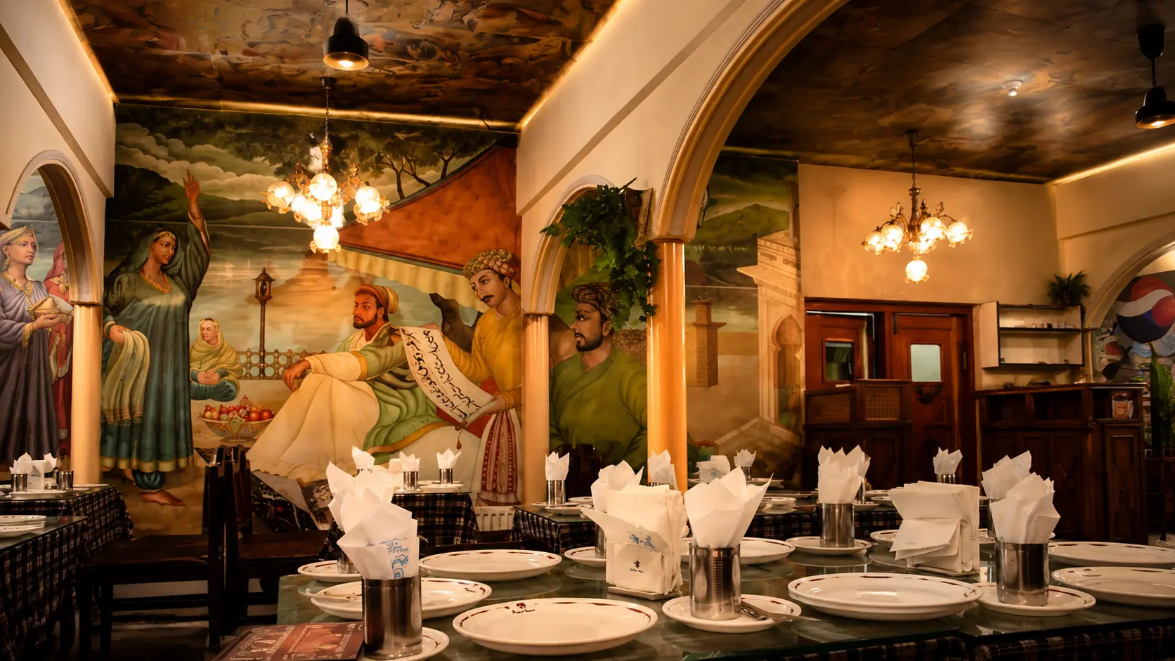 Mughal Darbar — The wedding feast, every single day.